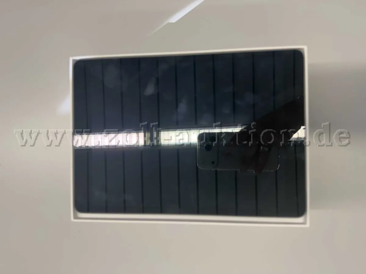 1 Apple iPad (9. generace) displej: 10,2 palce / 25,91 cm Retina – Wi-Fi - 64GB