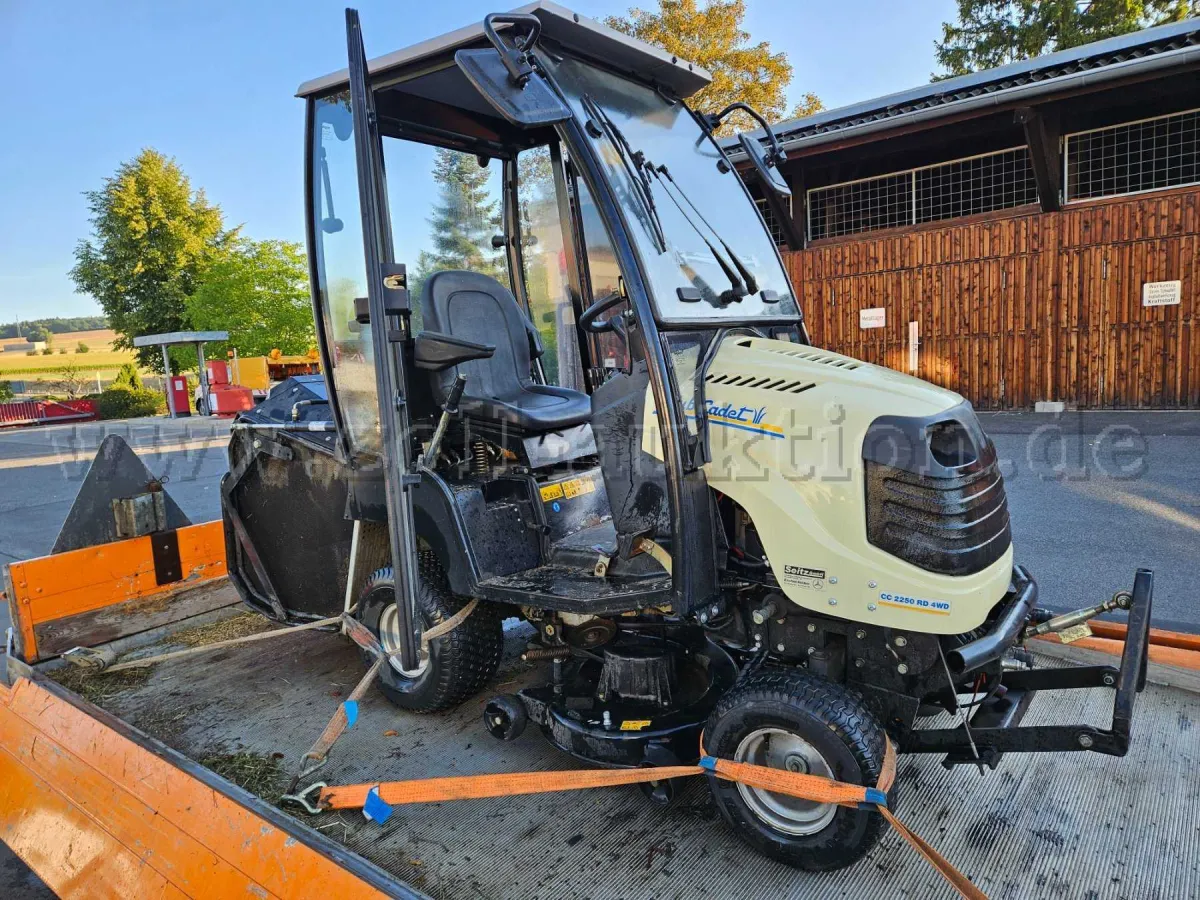 1 MTB Cub Cadet kompaktní traktor