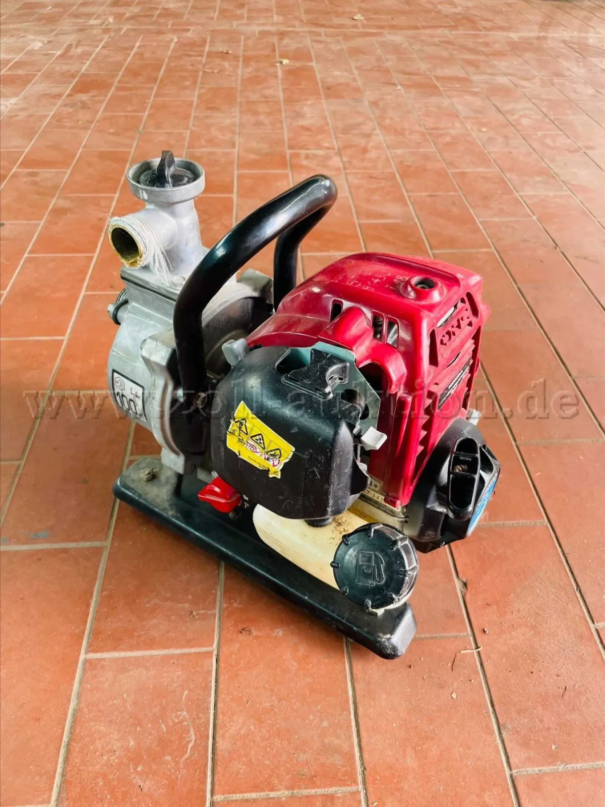 1 Honda waterpomp WX10T met motorschade