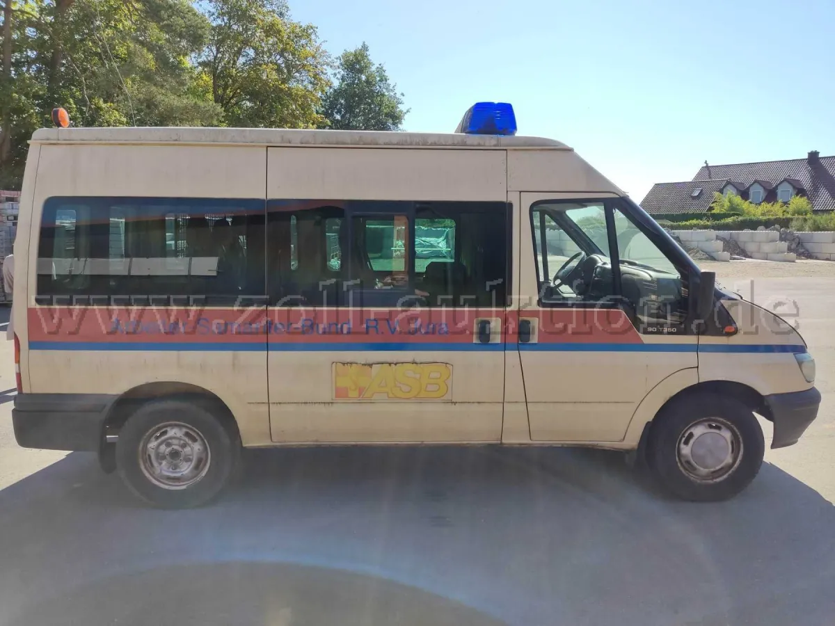 1 Ford Transit Kombi с высокой крышей