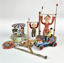 Lot de jouets en tôle