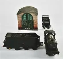Lot locomotive + dépôt de locomotive