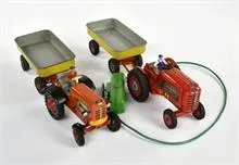 Arnold e.a., 2 tractoren en aanhanger