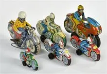 6 Motorräder