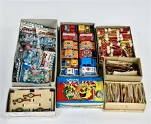 Boîtes de marchandises avec jouets