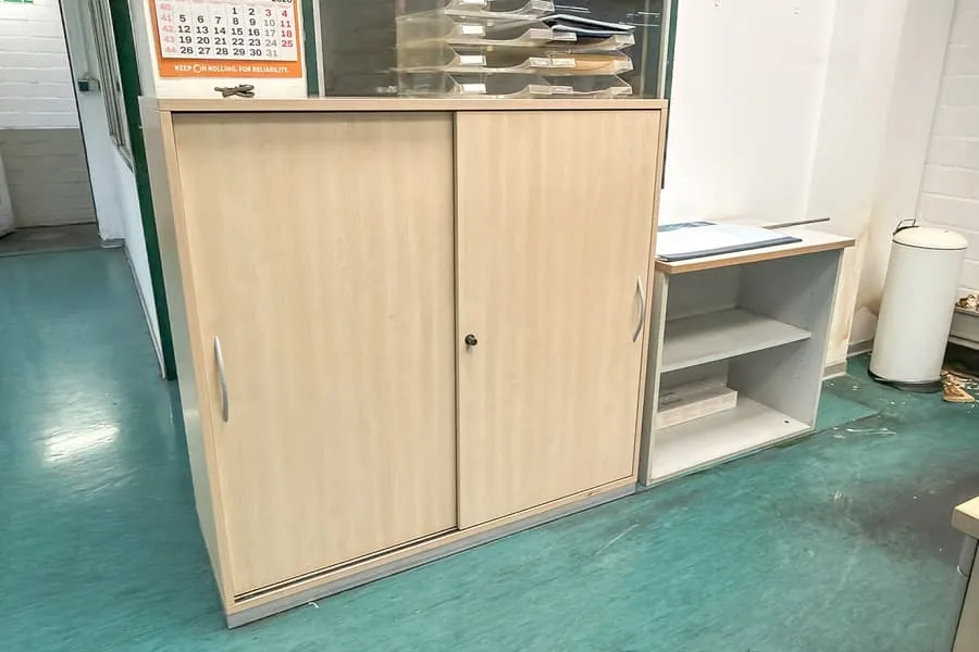 Sliding door wardrobe and shelf