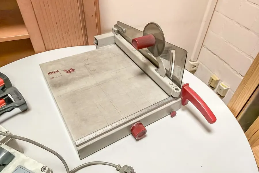 Резак для бумаги Ideal 1038