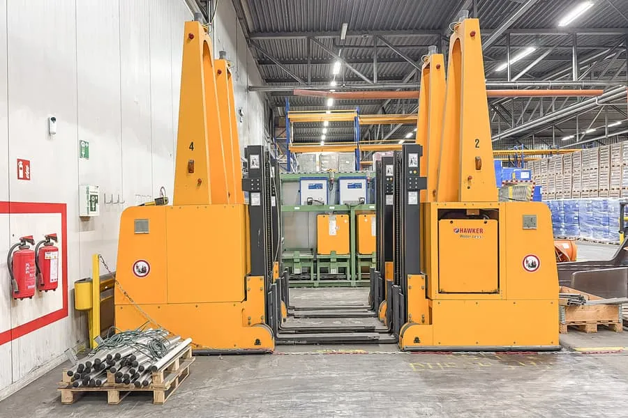 Fahrerloses Transportsystem, 4-teilig