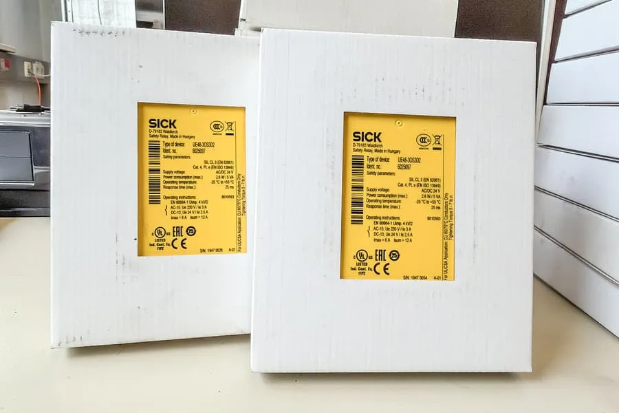 2 rozšiřující moduly SPS SICK UE48-30S3D2