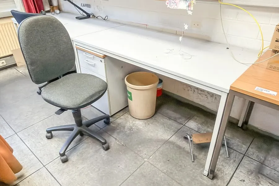 Bureau et chaise de bureau