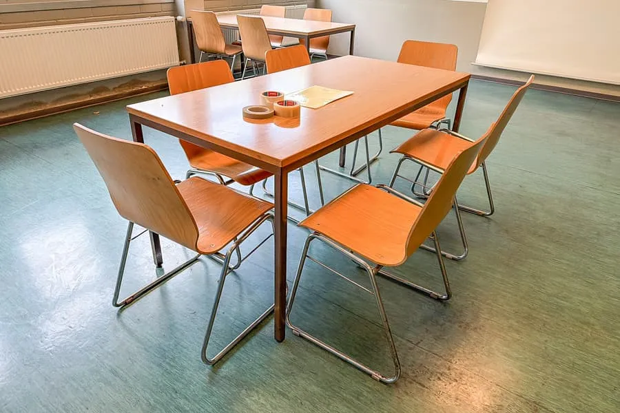 Tafel en 6 stoelen