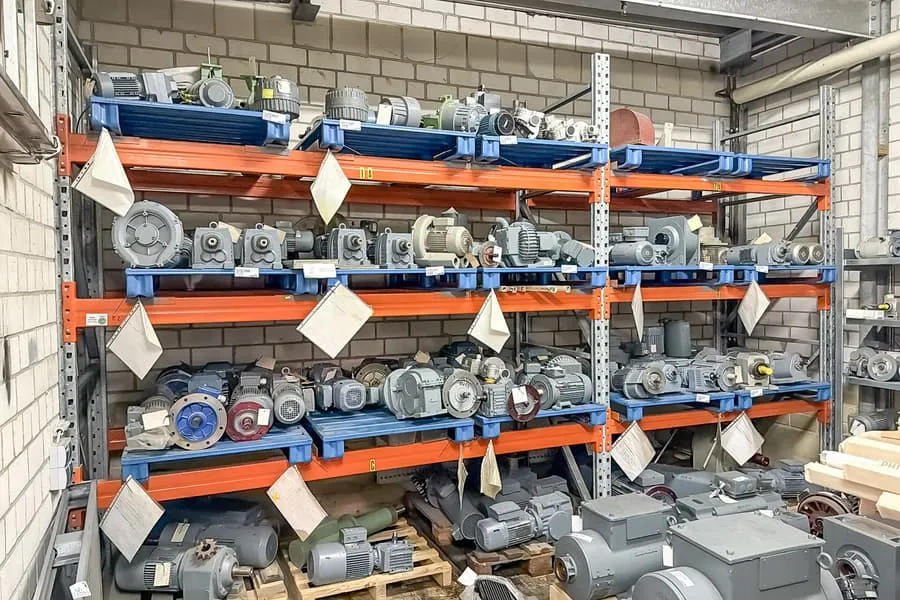 Heavy-duty shelving, approx. 4.5 linear metres