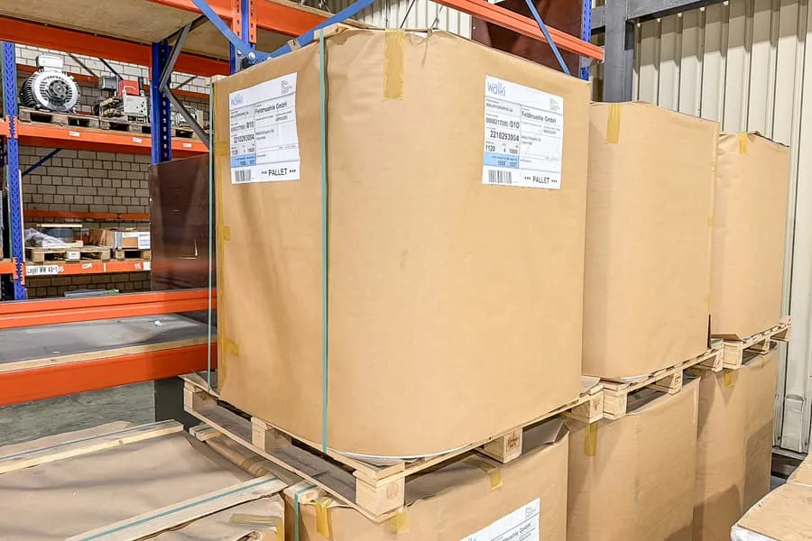4 rolls coated industrial packaging paper Walki Graphic 84