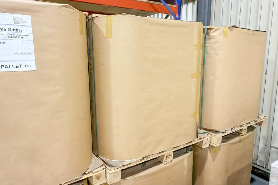 4 rolls coated industrial packaging paper Walki Graphic 84