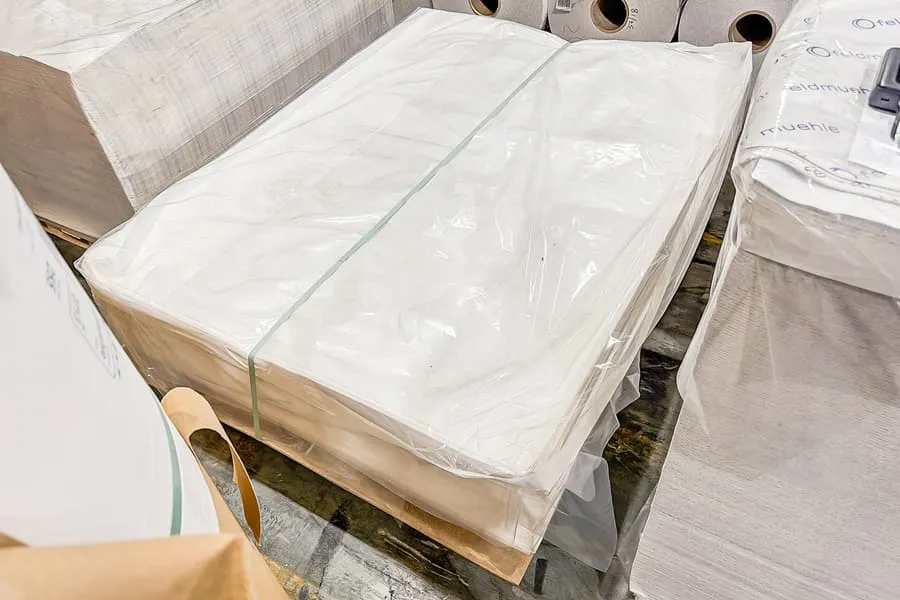 Pallet met verpakkingspapier