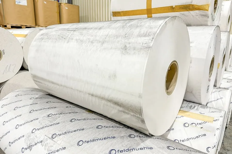 3 rouleaux de papier d'emballage industriel couché
