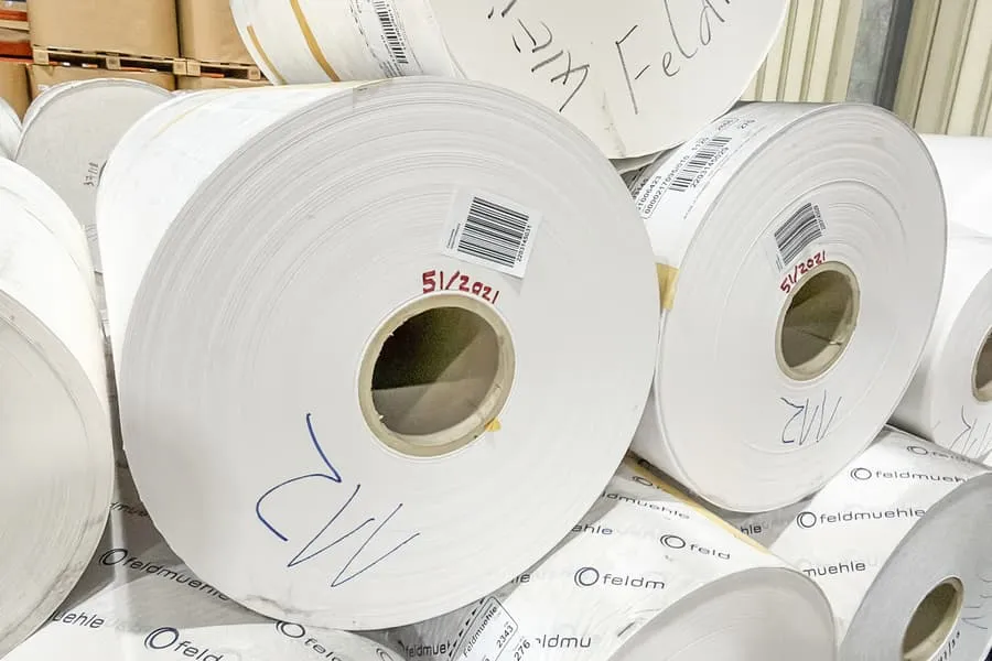 3 rouleaux de papier d'emballage industriel couché