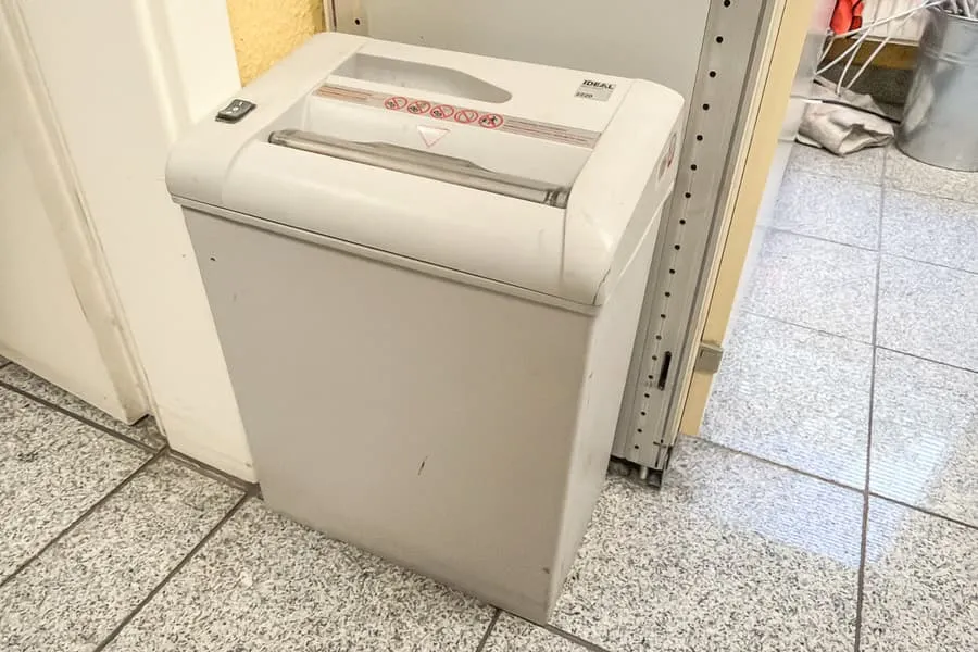 Paper shredder Ideal 2220