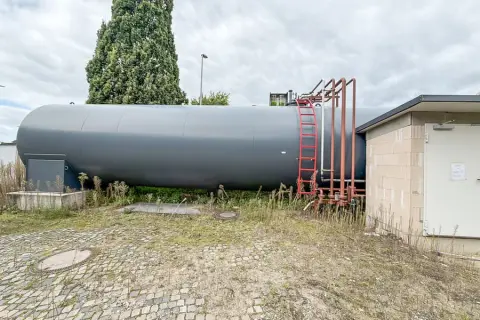 Dehoust zásobník topného oleje 100 000 l, prázdný
