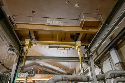 Mostový jeřáb Kone