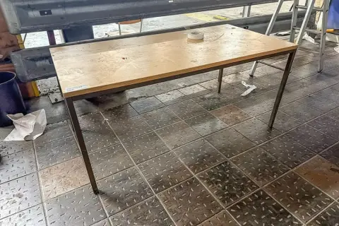 Стол