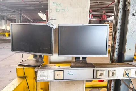 2 monitors