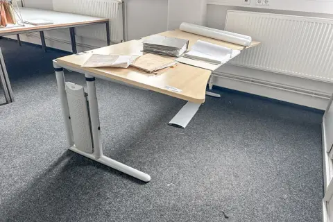 Schreibtisch