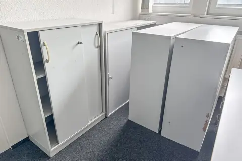 4 Schiebetürenschränke