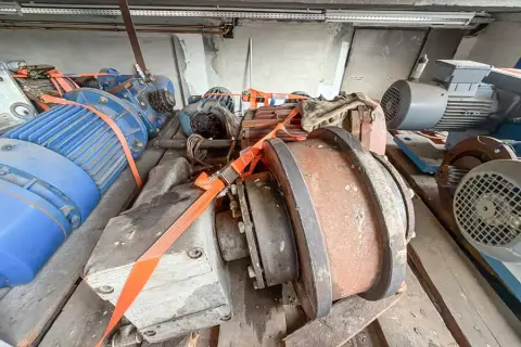 4 motoren en tandwielkasten