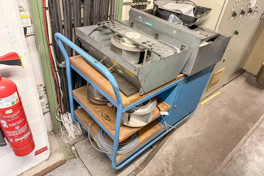 Přepravní vozík s elektroinstalačním materiálem