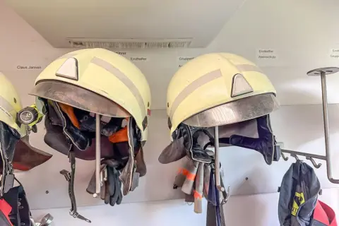2 ochranné přilby Schuberth
