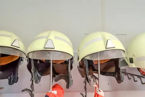 2 casques de protection Schuberth