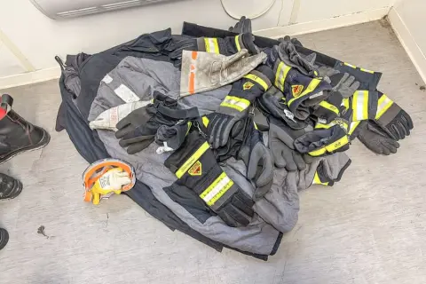 Lot de vêtements de protection contre le feu