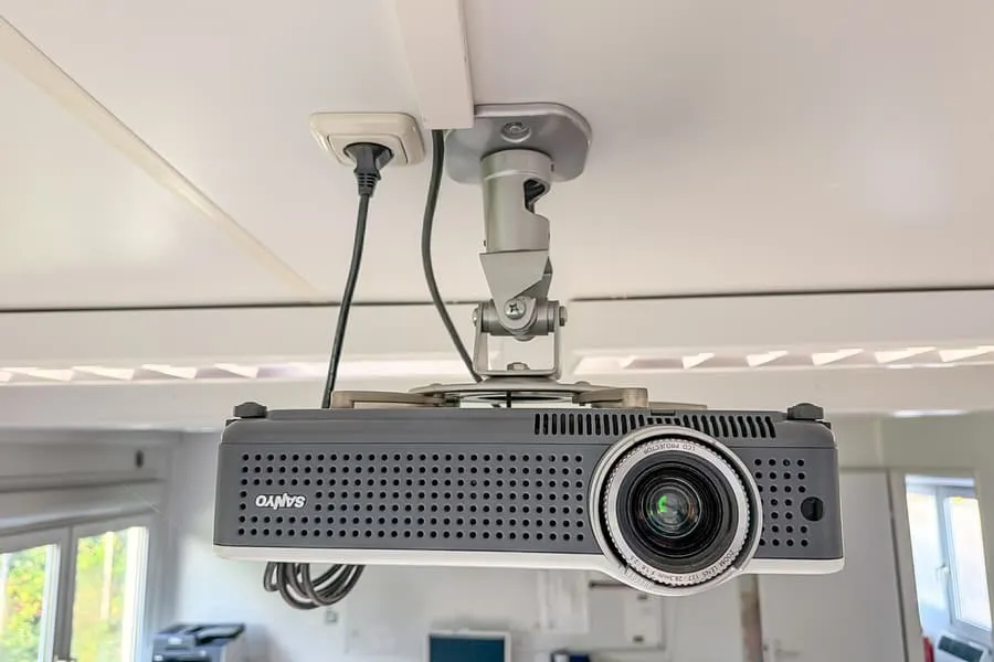 Проектор Sanyo PLC-XU88