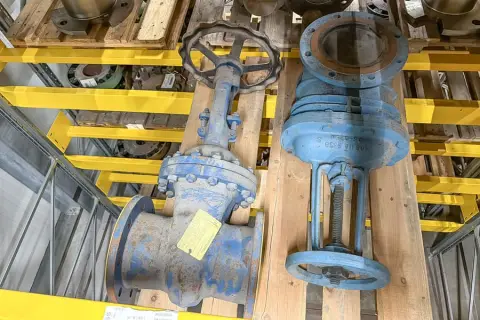 Pallet met 2 afsluitkleppen