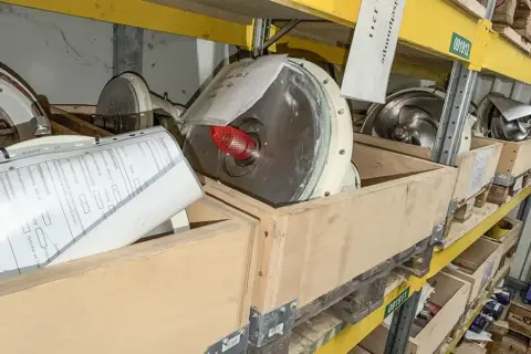 3 pallets met Scanpump-onderdelen