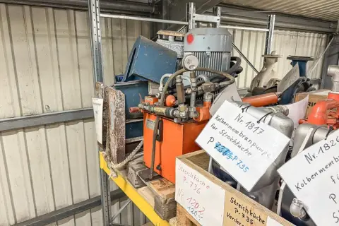 Pallet met reserveonderdelen voor pompen