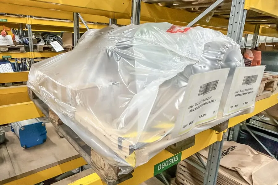 Pallet met assen