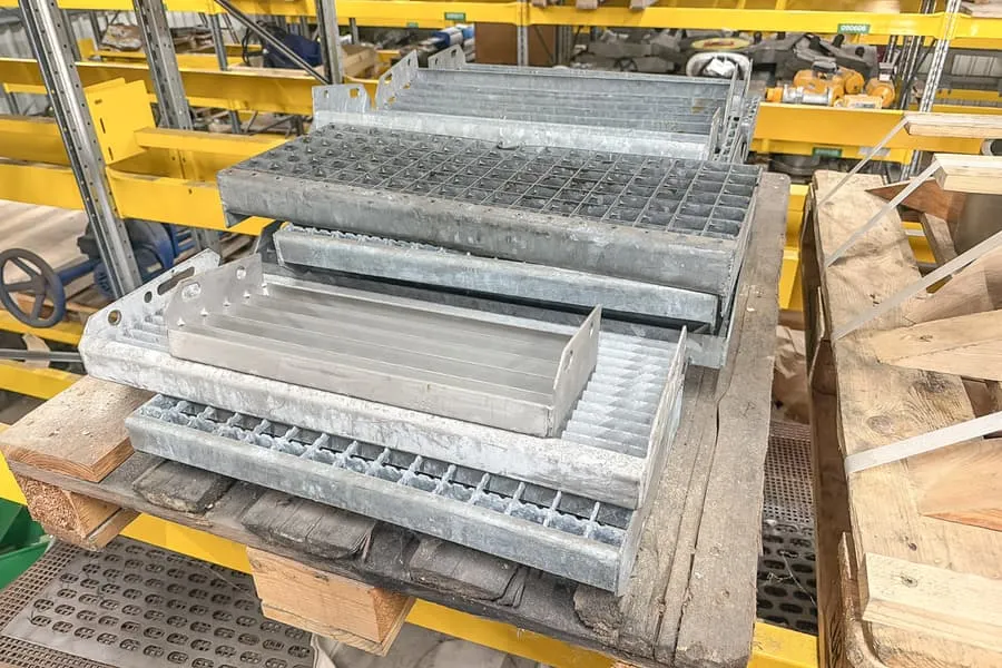 Palette avec grille métallique