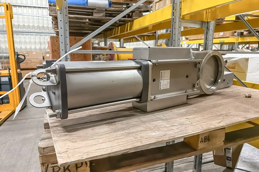 Vanne guillotine Orbinox DN 200 à commande pneumatique