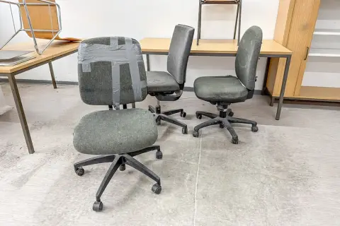 4 bureaustoelen met wieltjes