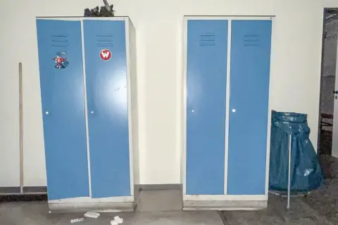 5 lockers, elk met 2 deuren