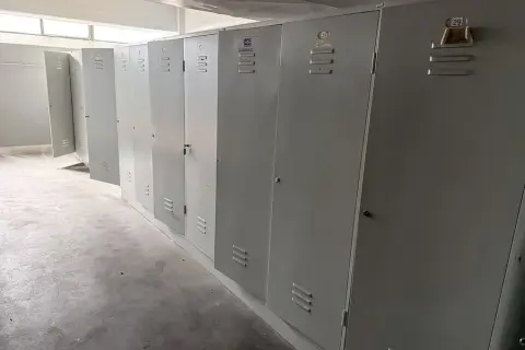 7 lockers, elk 2-deurs