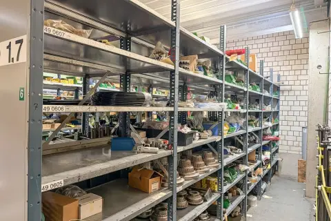 Inhoud stelling: machine-onderdelen