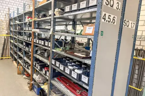 Inhoud stelling: machine-onderdelen