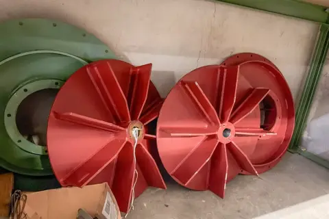 3 handwheels