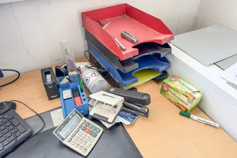 Lot de fournitures de bureau