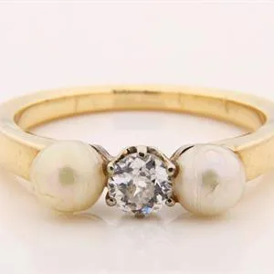 Diamant/gecultiveerde parel damesring