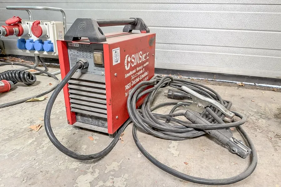 Svářečka na elektrody Cebora