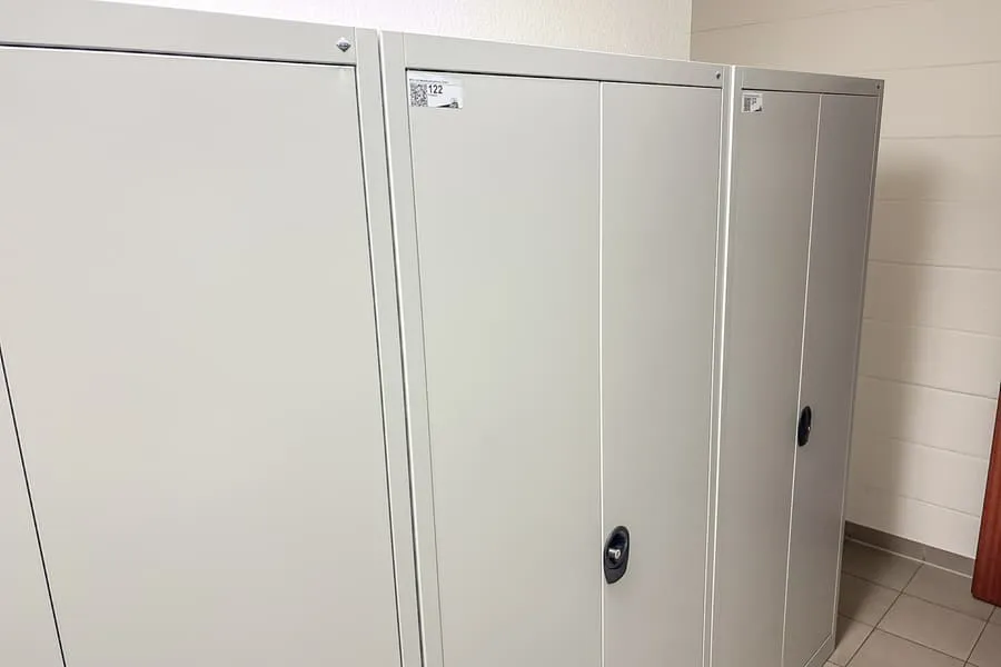 Workshop cabinet